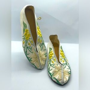 Taiwanese embroidery flat shoes 24cm (US7) // kawaii ;)